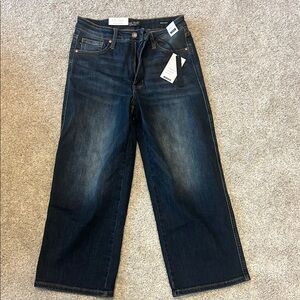 Nwt Judy Blue “live in the wild side” mid-rise tummy control cropped jeans